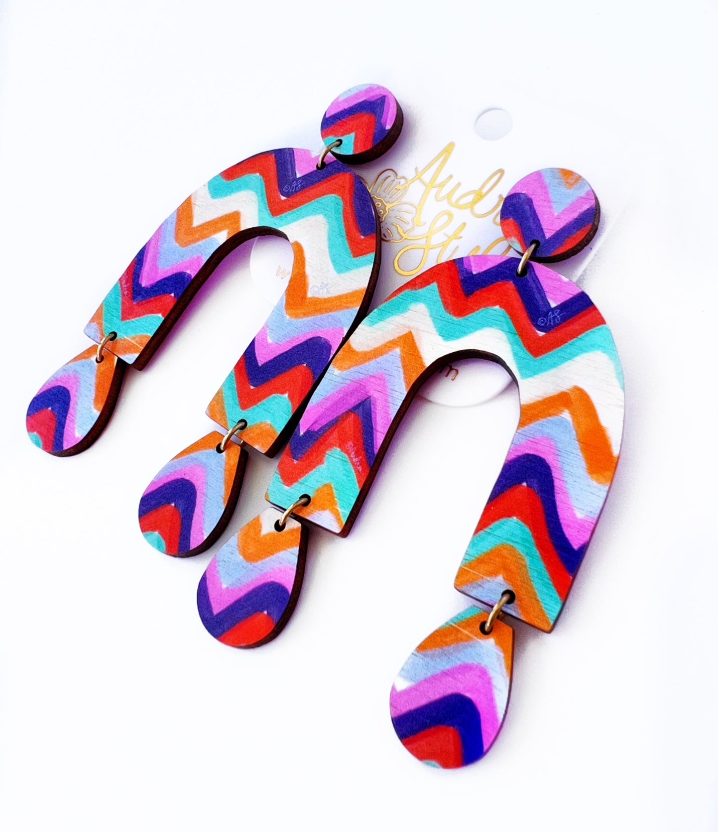 Chrissy - Colorful Chevron Patttern