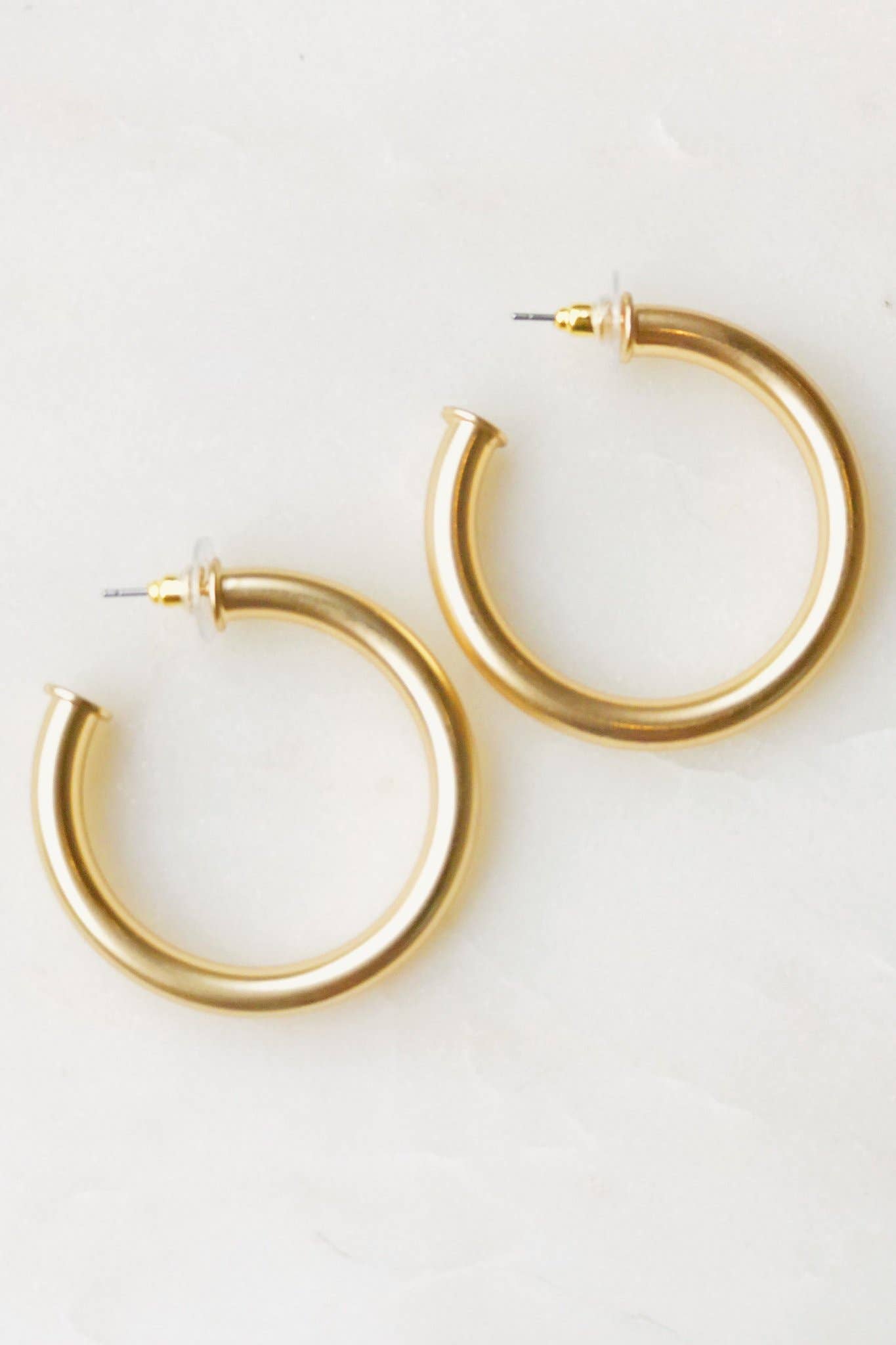 Quinn Go-To Hoop Earrings