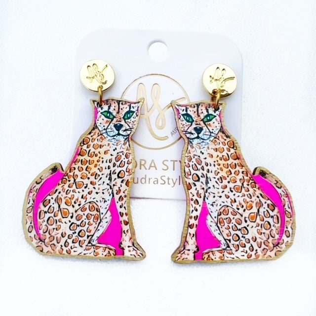 Cheetah earrings with pink accent background. Leopard print and cheetah print lovers will love these as a gift! Earrings for sensitive ears.