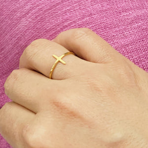 Side Cross Ring: Gold