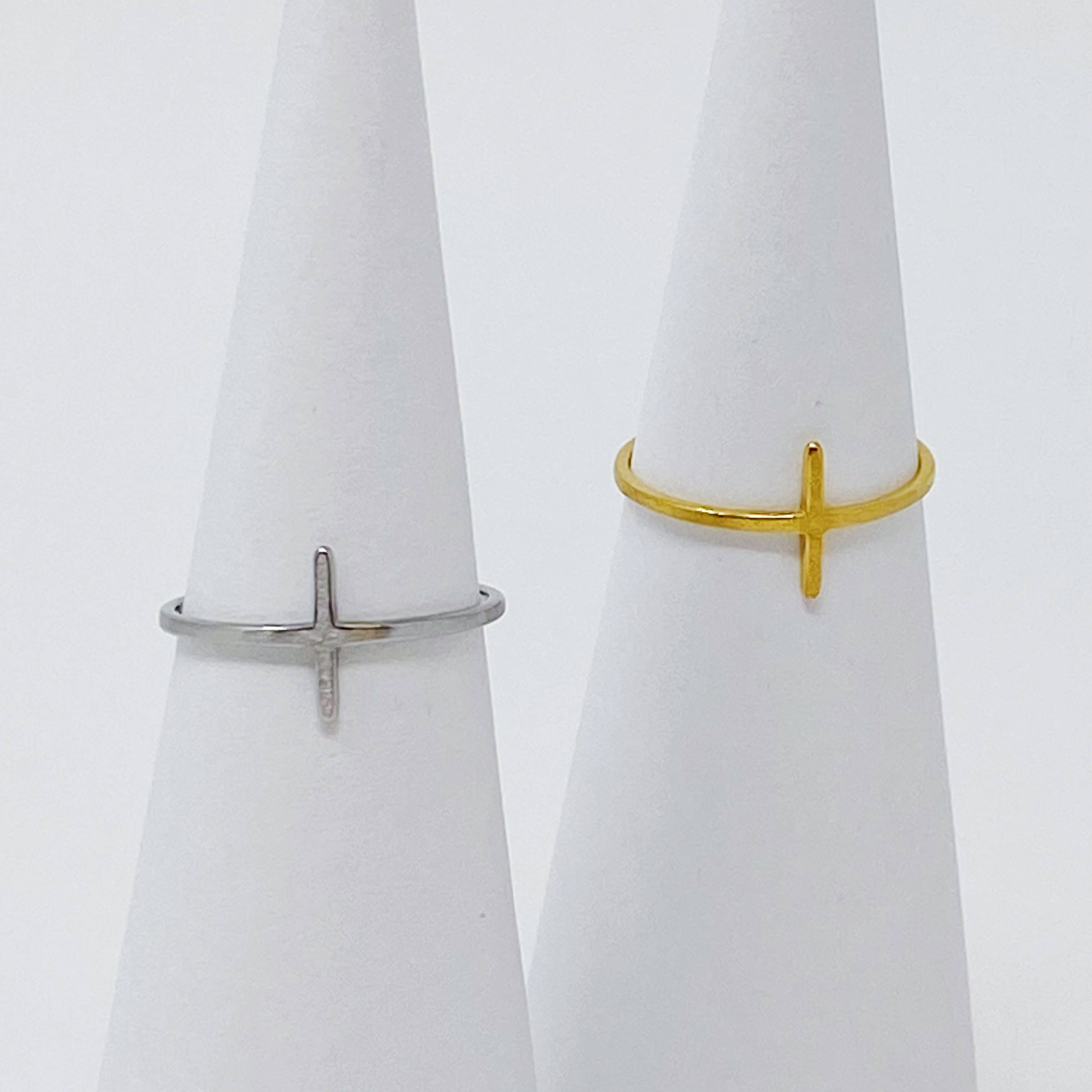 Side Cross Ring: Gold