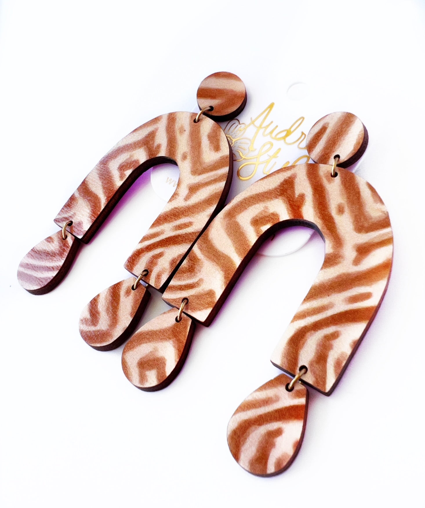 Chrissy - Pale Zebra