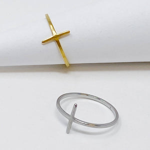 Side Cross Ring: Gold