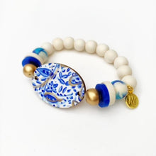 Load image into Gallery viewer, Audra Style™️ Blue and White Focal Bead Beaded Bracelet